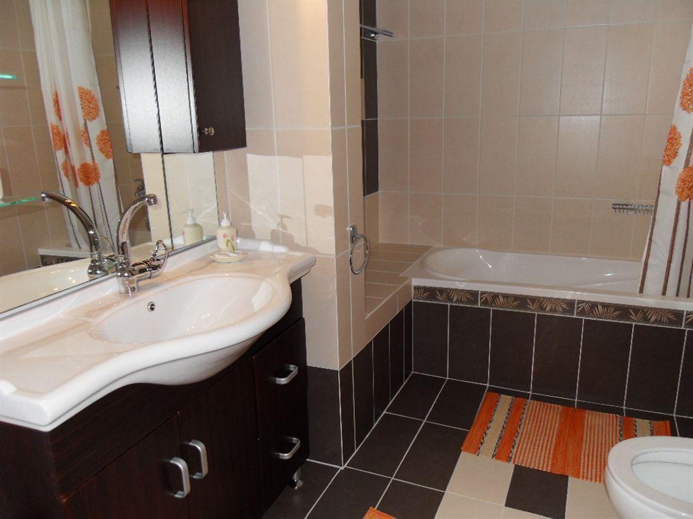 Omorfi Poli 120 Sqm Apartment ナフプリオ エクステリア 写真